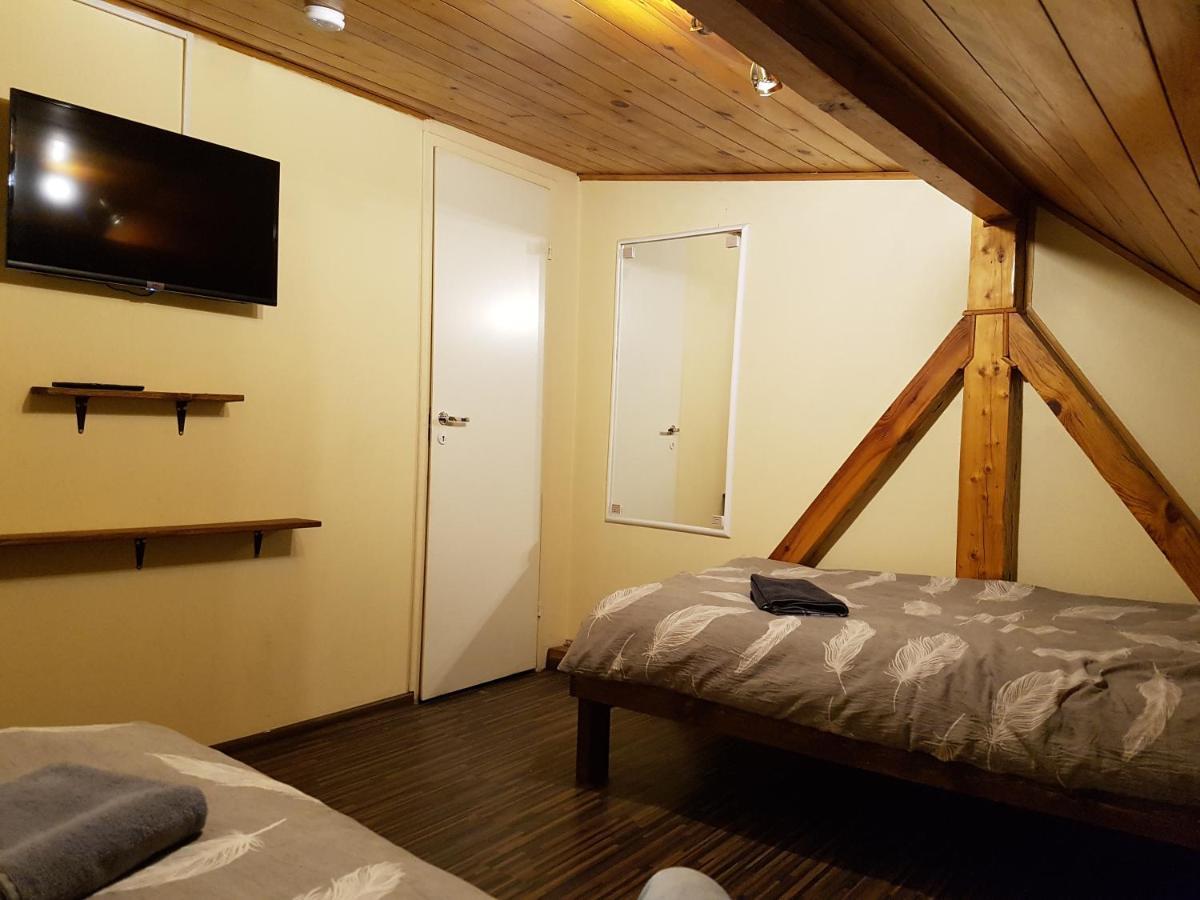 Hostel Lucky *
